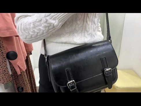 ❤️ Masturbim publik i kurvës së re FeralBerry me një dildo në dhomën e montimit ❤ Video porno në sq.porncomixone.ru ❤